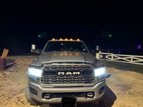 Used 2019 RAM 3500 Limited image 6