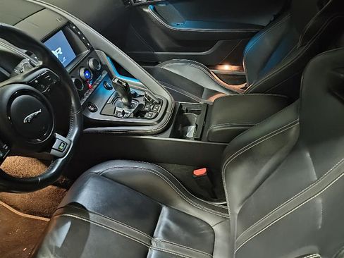 Used 2017 Jaguar F-TYPE R image 10