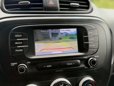 Used 2019 Kia Soul FWD image 6
