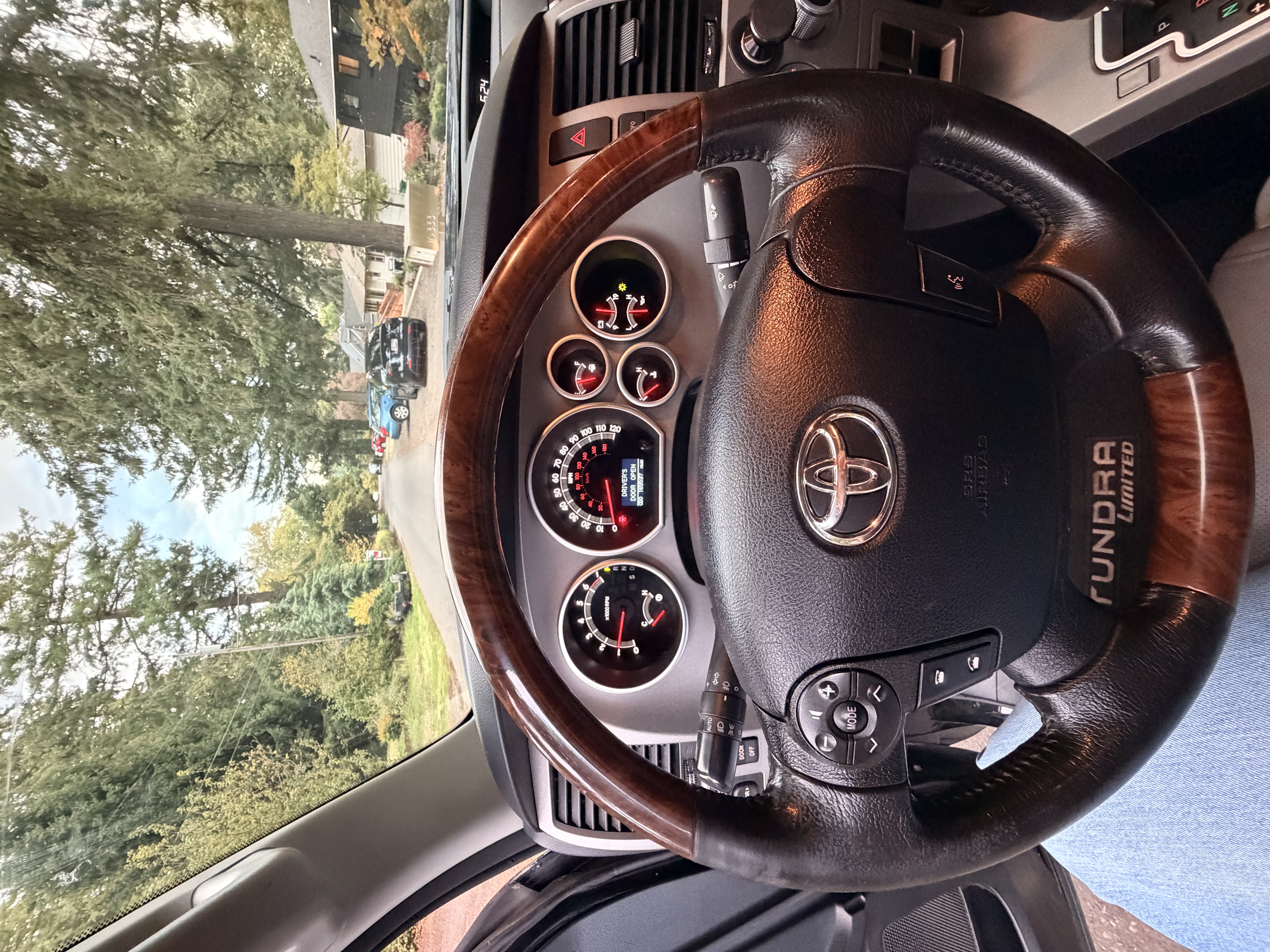 Used 2013 Toyota Tundra Platinum AWD/4WD image 14