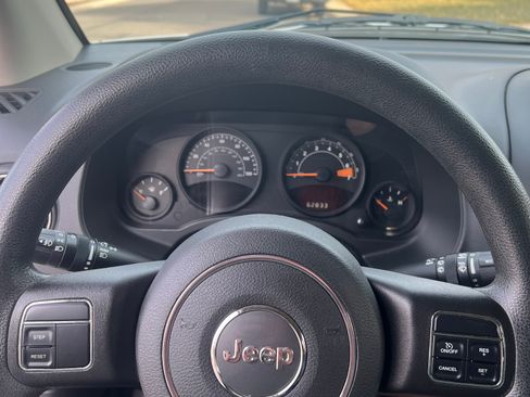 Used 2014 Jeep Compass Sport w/ Power Value Group image 17