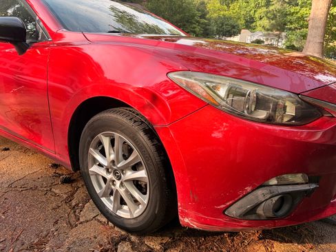 Used 2016 MAZDA MAZDA3 i Touring w/ Popular Equipment Package FWD image 9
