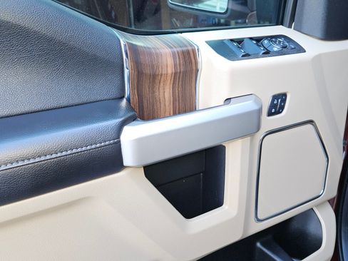 Used 2017 Ford F150 Lariat image 14