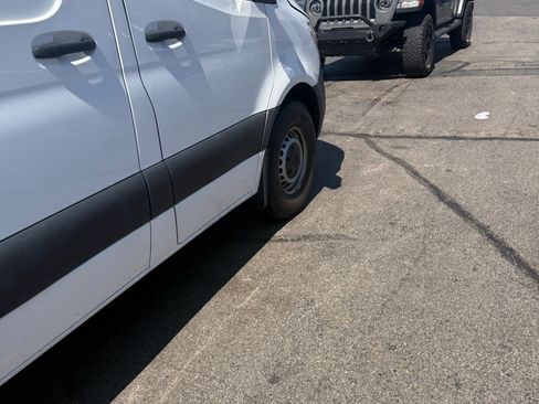 Used 2023 Mercedes-Benz Sprinter 2500 image 12