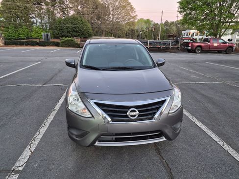 Used 2019 Nissan Versa S Plus image 6