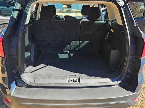 Used 2019 Ford Escape S image 9