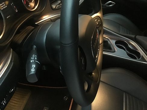 Used 2015 Dodge Challenger R/T Scat Pack image 9