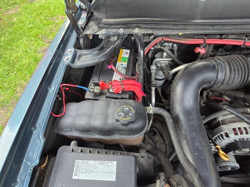 Used 2009 Chevrolet Silverado 1500 W/T w/ LS Package RWD image 2