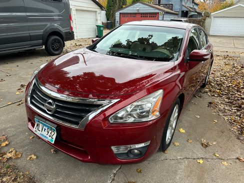 Used 2013 Nissan Altima 2.5 SL w/ Technology Pkg image 14