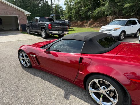 Used 2012 Chevrolet Corvette Grand Sport w/ 4LT Preferred Equipment Group RWD image 8