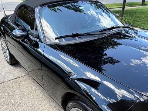 Used 2006 MAZDA MX-5 Miata Grand Touring RWD image 16