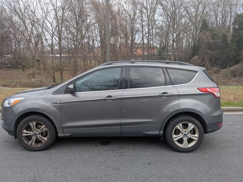 Used 2013 Ford Escape SE image 1