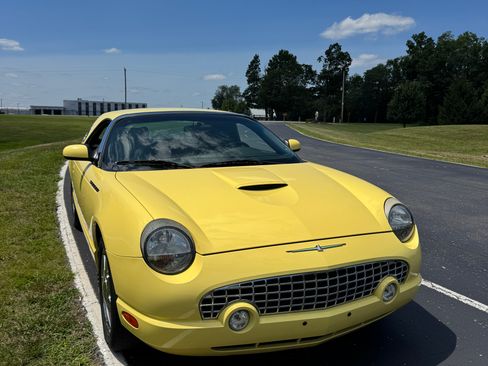 Used 2002 Ford Thunderbird RWD image 4