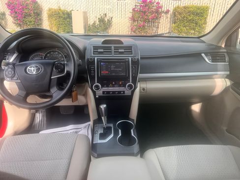 Used 2013 Toyota Camry LE image 9