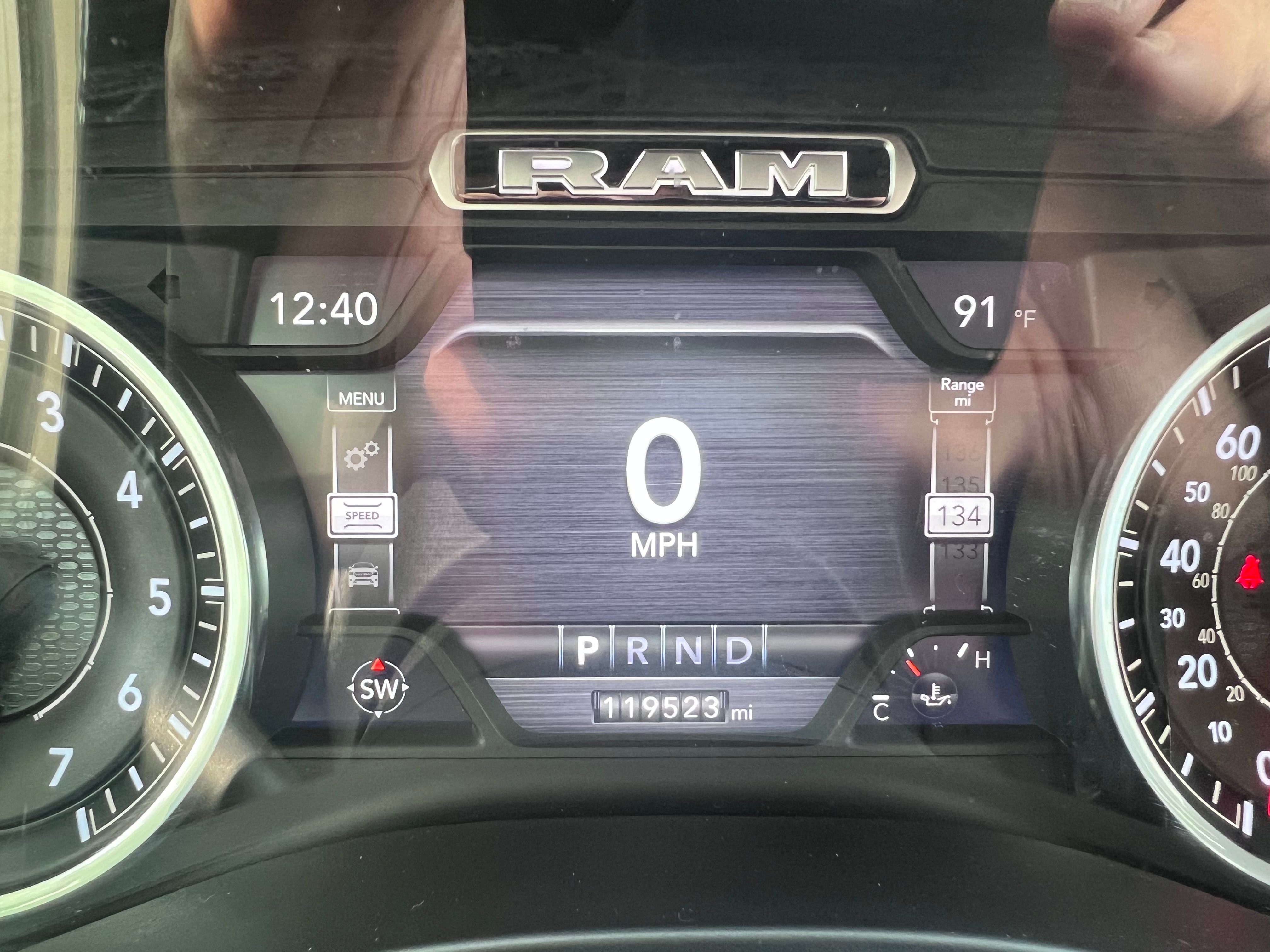 Used 2019 RAM 1500 Laramie AWD/4WD image 14