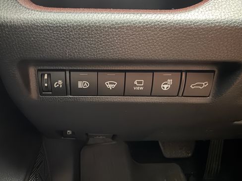 Used 2022 Toyota RAV4 Limited AWD/4WD image 17