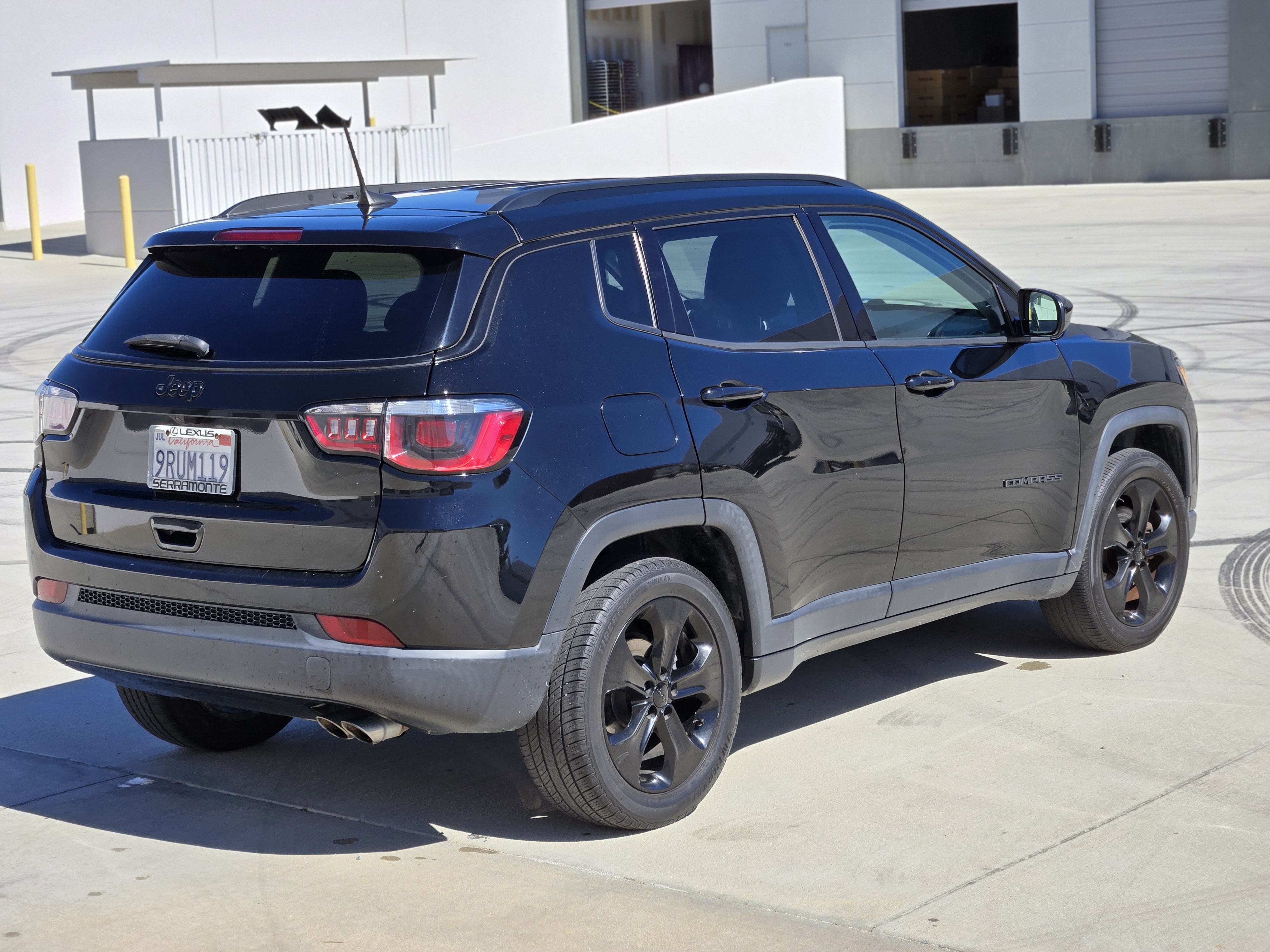 Used 2018 Jeep Compass Latitude w/ Popular Equipment Group FWD image 8