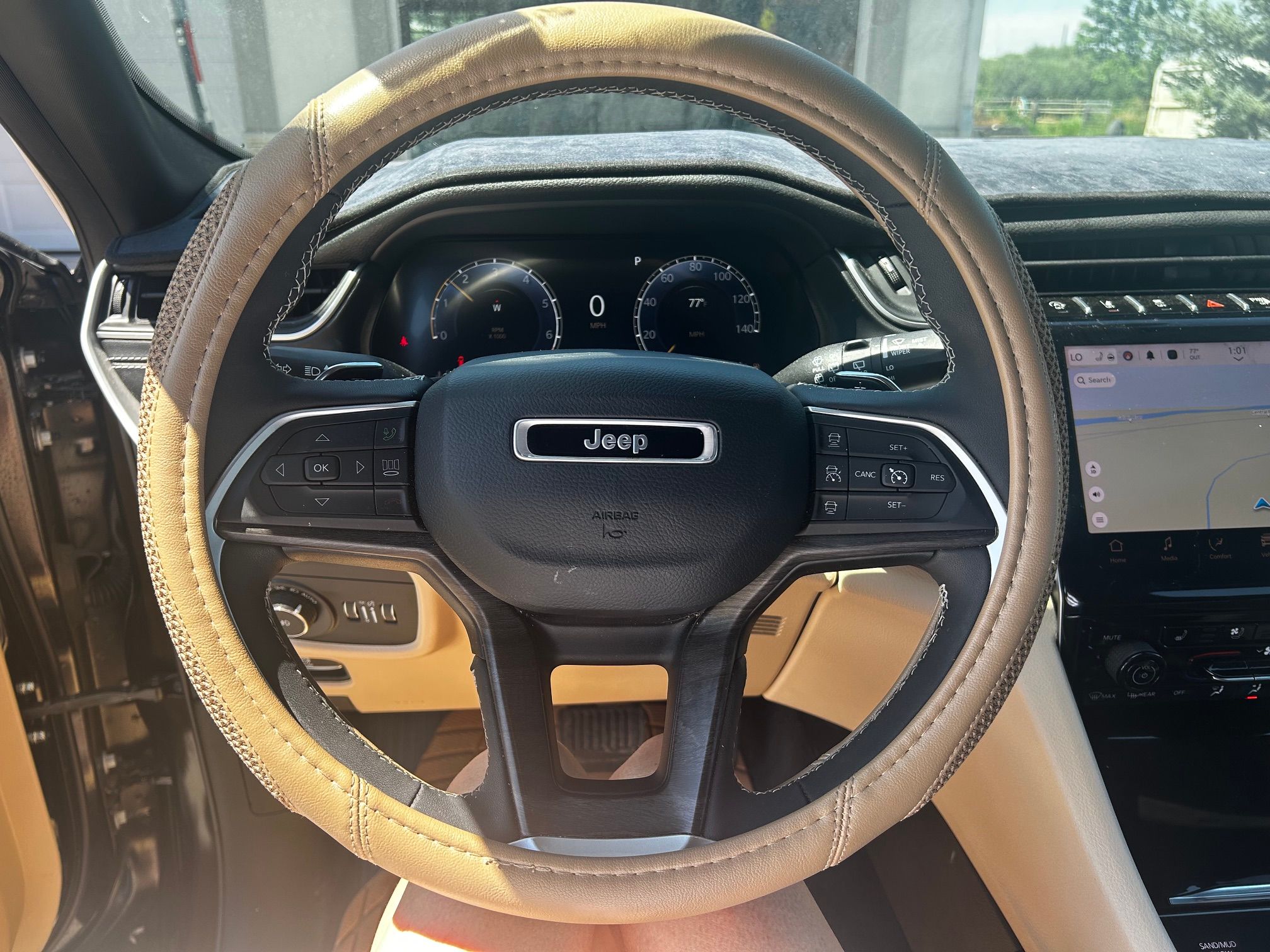 Used 2024 Jeep Grand Cherokee Limited w/ Luxury Tech Group II AWD/4WD image 19