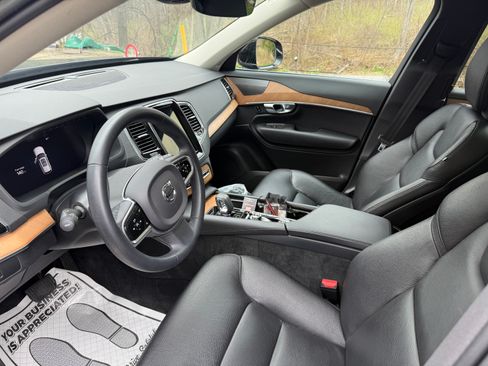 Used 2023 Volvo XC90 B5 Plus w/ Protection Package Premier image 10
