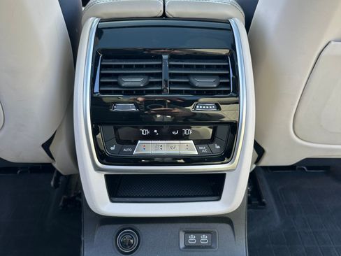 Used 2019 BMW X7 xDrive50i w/ Dynamic Handling Package AWD/4WD image 25