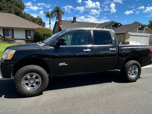 Used 2006 Nissan Titan XE RWD image 2