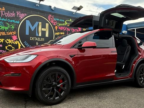 Used 2023 Tesla Model X Plaid image 23