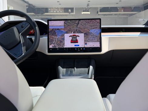Used 2024 Tesla Model X AWD/4WD image 1