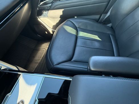 Used 2024 Land Rover Range Rover Long Wheelbase Autobiography image 17