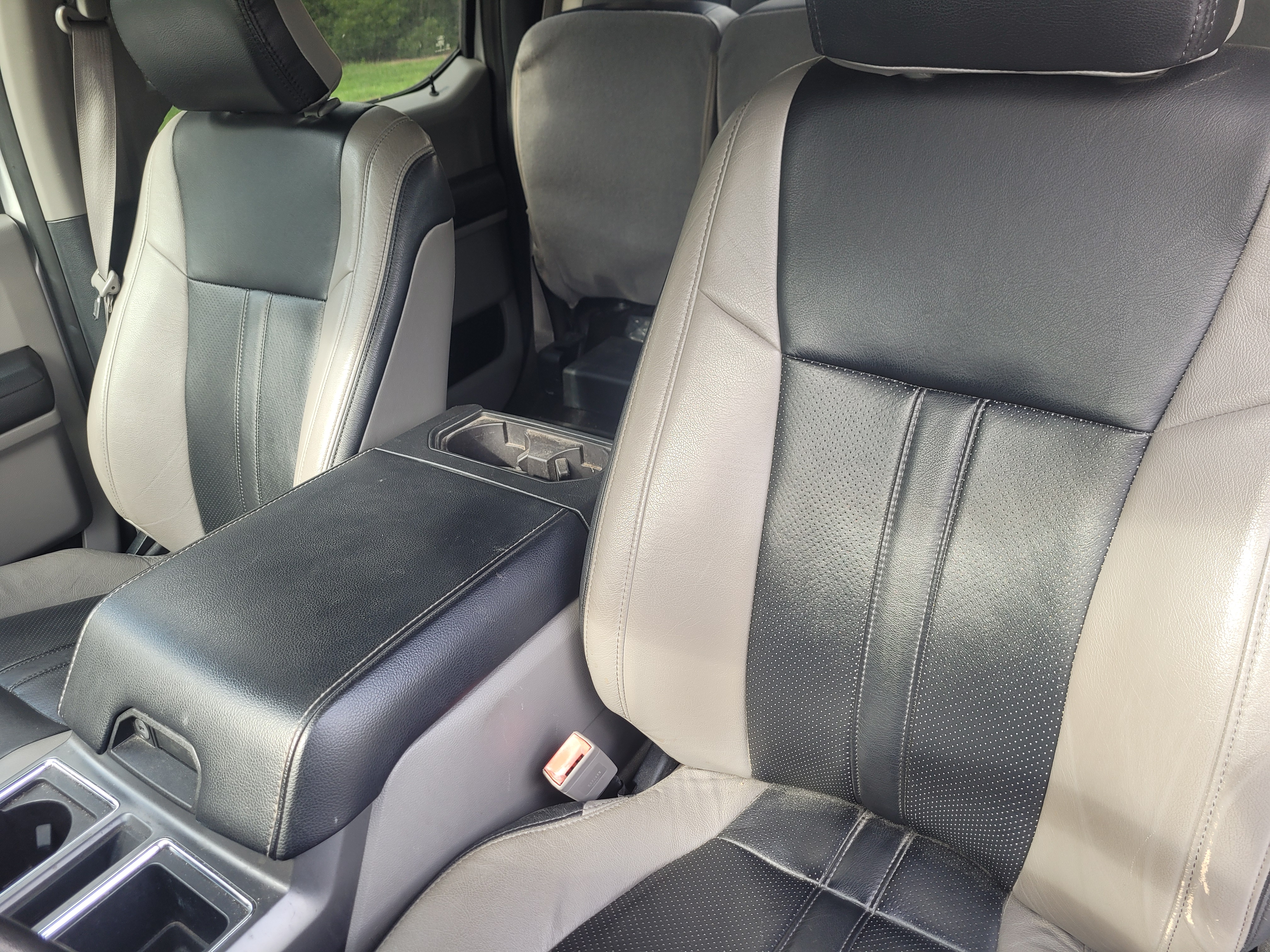 Used 2019 Ford F150 XLT w/ Equipment Group 302A Luxury AWD/4WD image 11