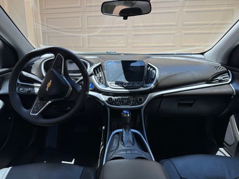 Used 2018 Chevrolet Volt LT w/ LT Driver Confidence Package FWD image 13
