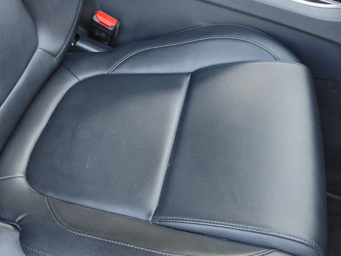 Used 2019 Jaguar XF Premium image 19