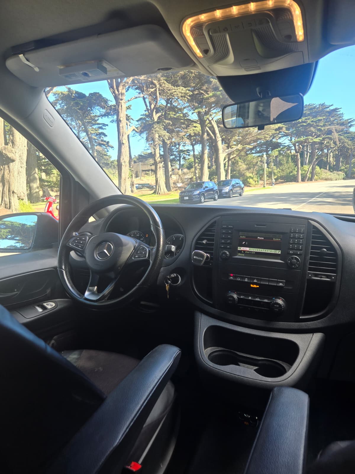 Used 2018 Mercedes-Benz Metris Passenger image 2