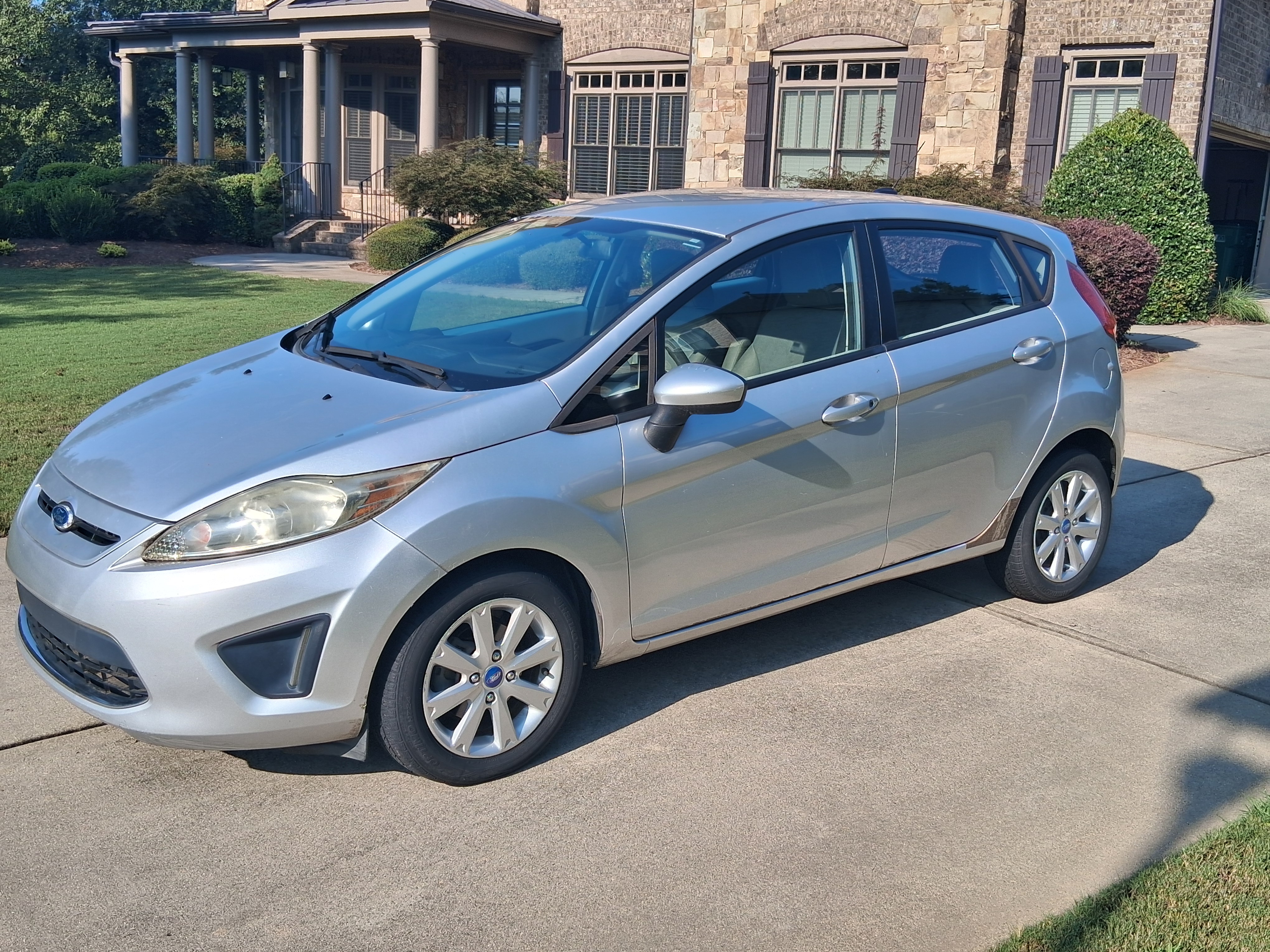 Used 2012 Ford Fiesta SE FWD image 4