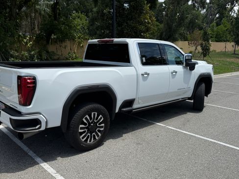Used 2024 GMC Sierra 2500 Denali Ultimate image 5