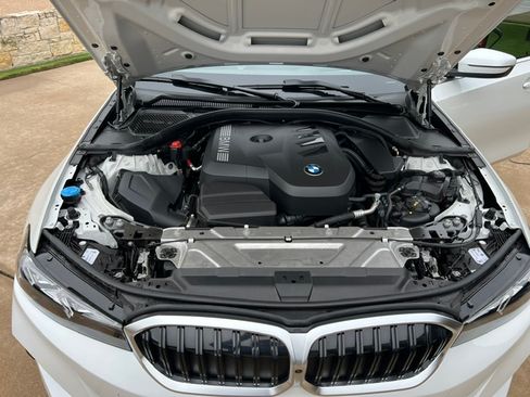 Used 2025 BMW 330i xDrive Sedan w/ Premium Package AWD/4WD image 12