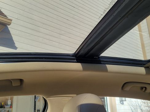 Used 2011 Buick LaCrosse CXS w/ Driver Confidence Package image 10