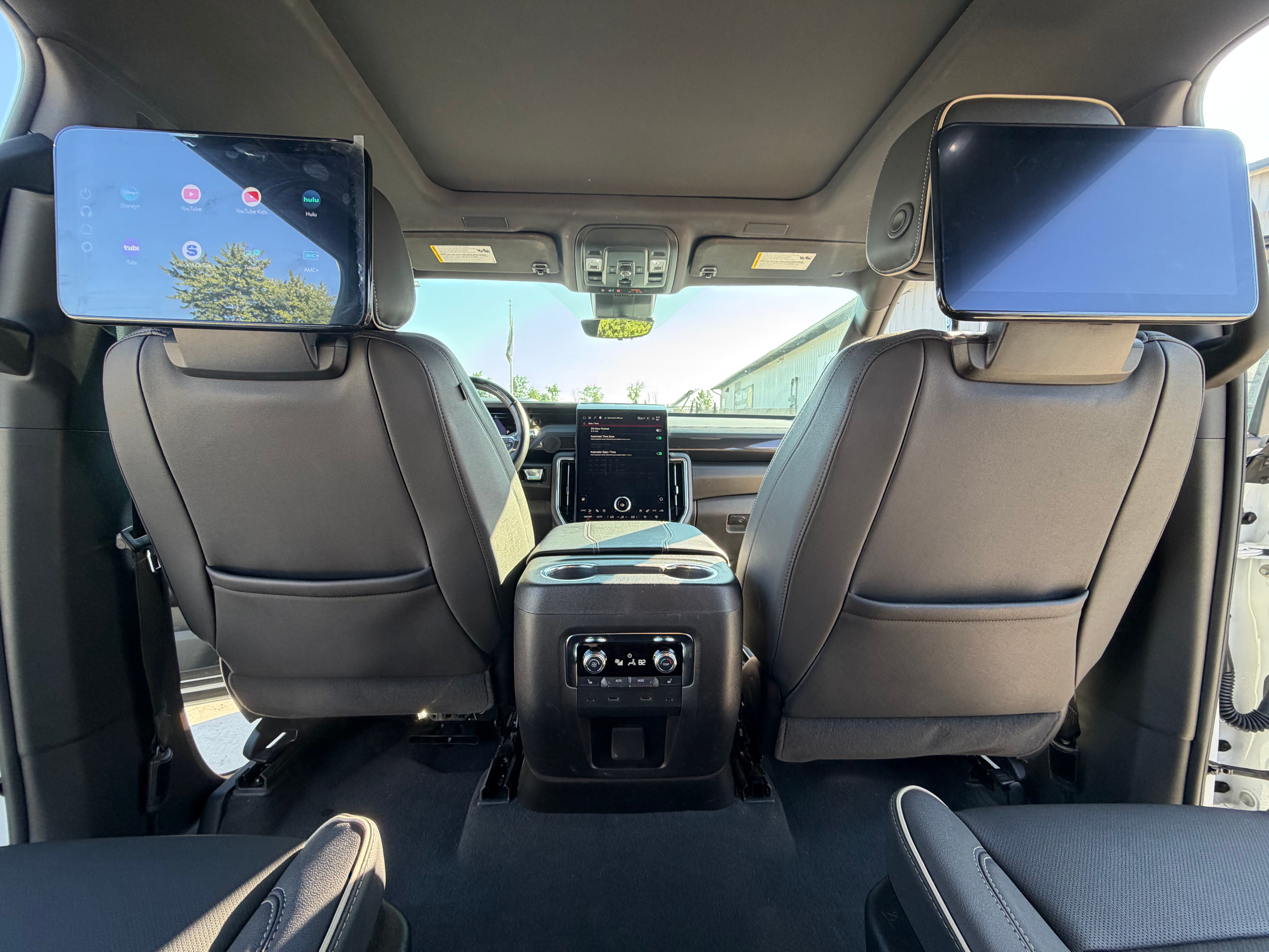 Used 2025 GMC Yukon XL Elevation w/ Elevation Premium Package AWD/4WD image 12