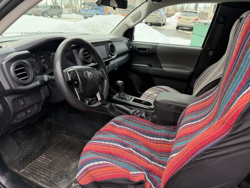 Used 2022 Toyota Tacoma SR w/ SX Package image 1