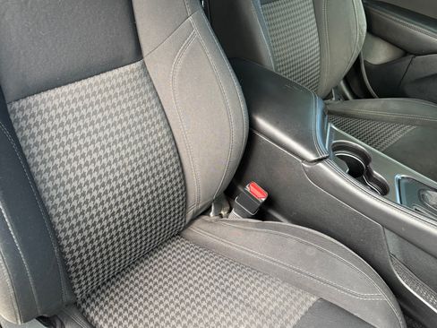 Used 2018 Dodge Challenger SXT image 17