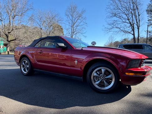 Used 2006 Ford Mustang Premium image 11