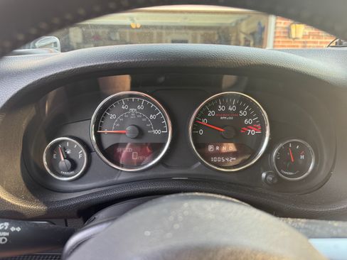 Used 2015 Jeep Wrangler Unlimited Rubicon AWD/4WD image 17