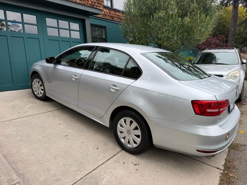 Used 2015 Volkswagen Jetta S FWD image 1