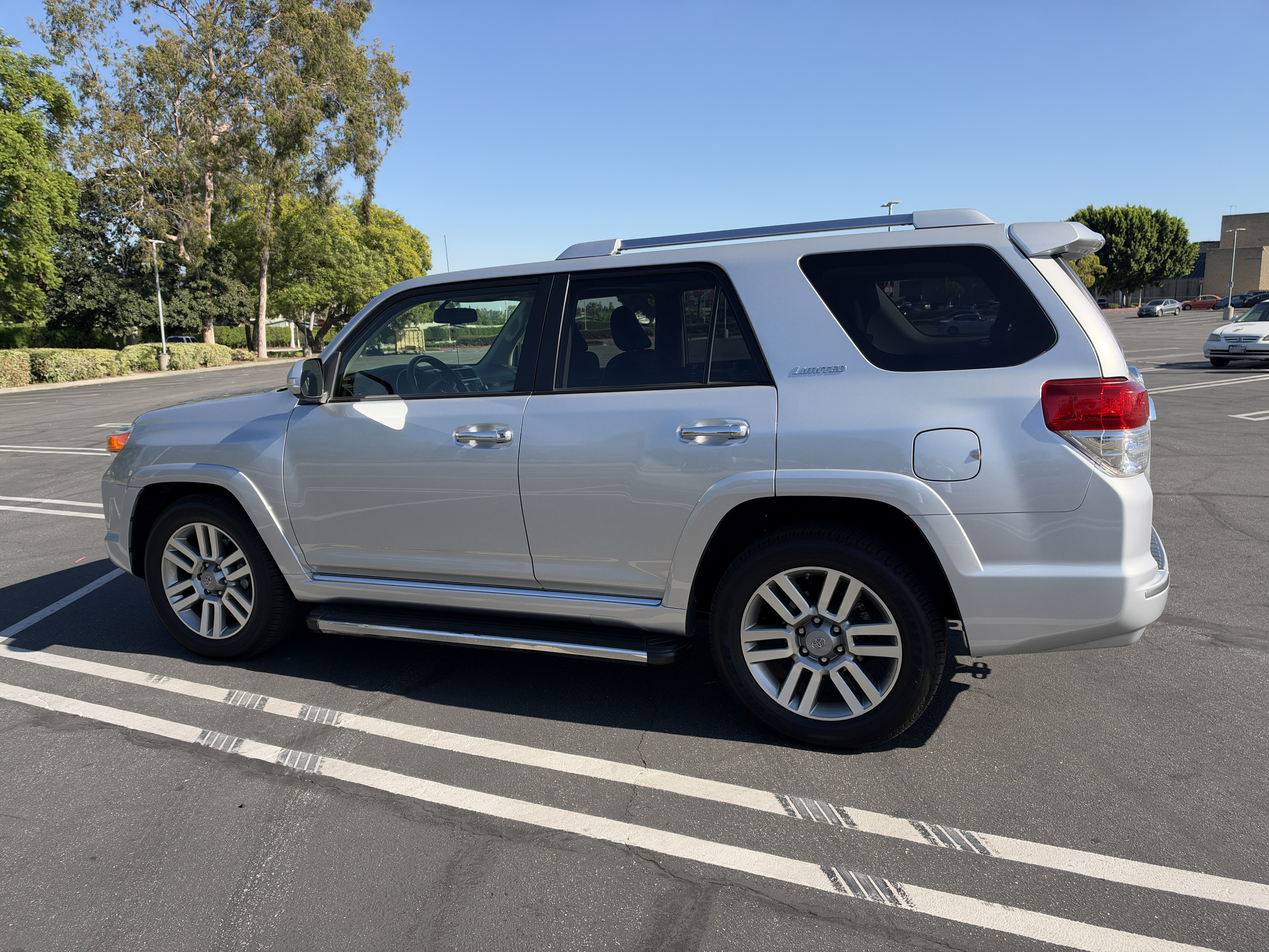 Used 2012 Toyota 4Runner Limited RWD image 2