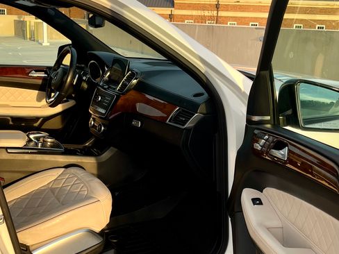 Used 2017 Mercedes-Benz GLS 550 550 Sport Utility 4D image 16