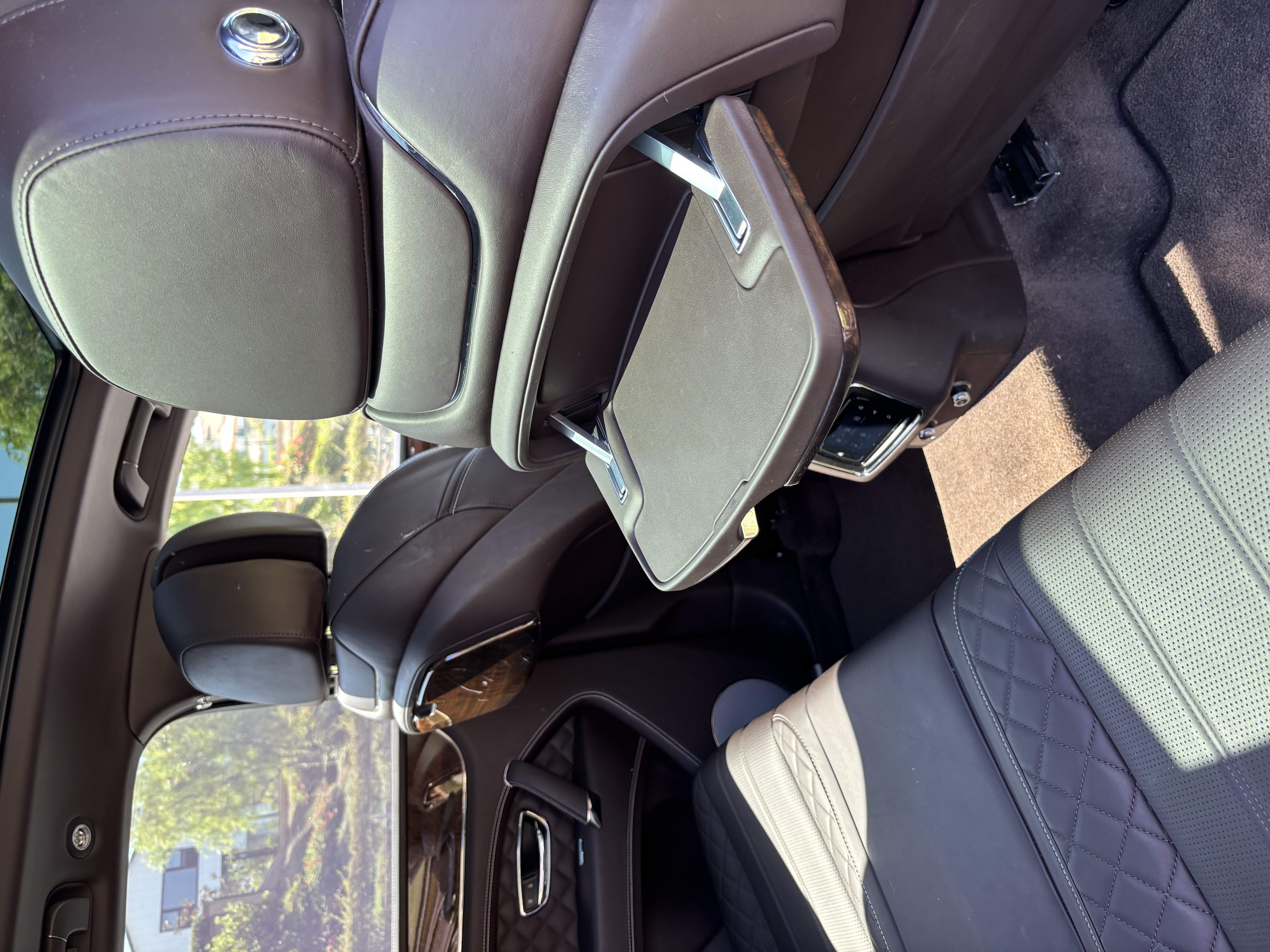 Used 2018 Bentley Bentayga AWD/4WD image 11