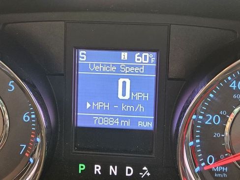 Used 2013 Chrysler Town & Country Touring image 11