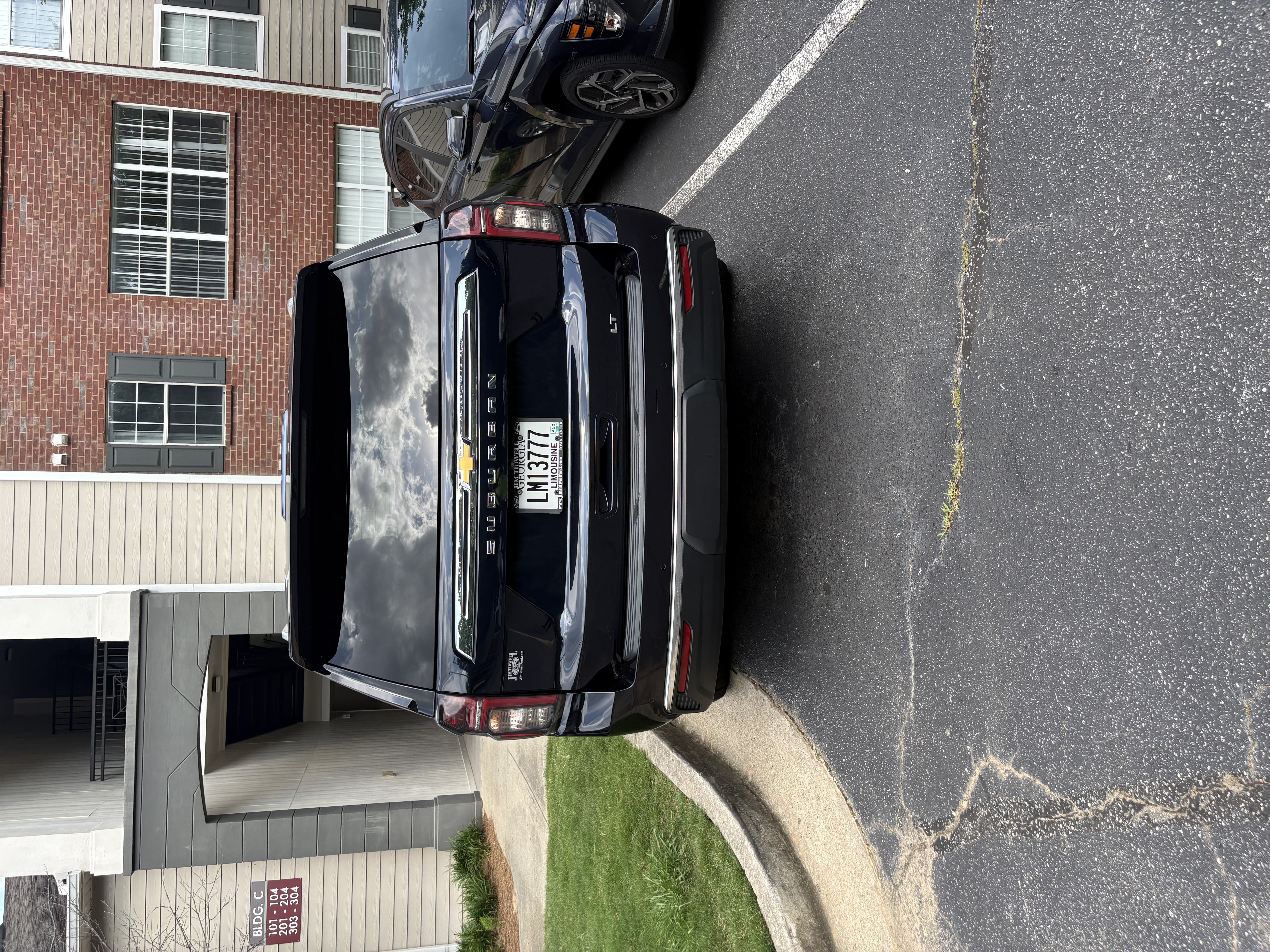 Used 2023 Chevrolet Suburban LT AWD/4WD image 6