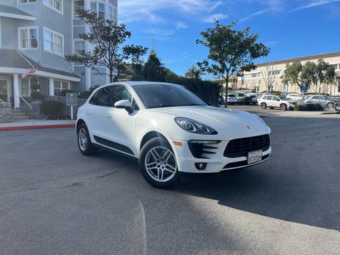 Used 2018 Porsche Macan Sport Edition image 14