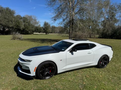Used 2021 Chevrolet Camaro SS image 14