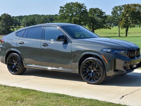 Used 2026 BMW X6 M60i AWD/4WD image 2